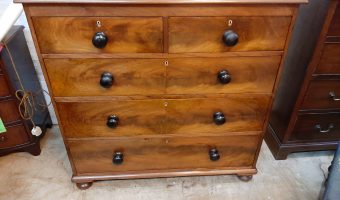 VICTORIAN FLAME MAHOGANY CHEST OF DRAWERS 2 OVER 3.