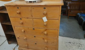 pine chest of drawers £365